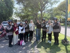 Polwan Sidoarjo Sambangi SDN Jati, Beri Imbauan Keselamatan Jelang Study Tour