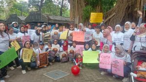 Seratus Perempuan Ramaikan CFD Surabaya, Suarakan Pesan Anti-KDRT Lewat Film Suamiku Lukaku