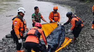 Tim SAR Gabungan Temukan Isnaini Setelah Tiga Hari Pencarian di Sungai Brantas