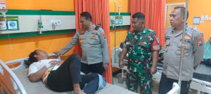 Kapolsek Sidoarjo Kota Jenguk Santri Putat dalam Perawatan Medis 
