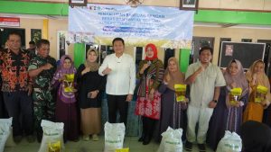 Libur 1 Muharram, Bupati Subandi Salurkan Bantuan Pangan untuk 934 KPM di Sukodono
