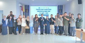 Tingkatkan Kualitas Lulusan UHT Surabaya Gelar Sosialisasi Tracer Study dan User Survey