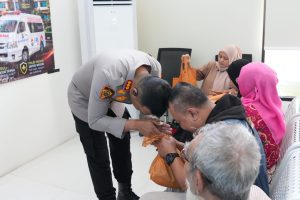 Hari Bhayangkara Ke-80, Polresta Sidoarjo Berikan Layanan Kesehatan Gratis dan Baksos Bagi Difabel 