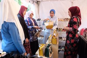 Pesona Wastra Sidoarjo Meriahkan Peringatan HUT Dekranas ke-46, Dorong UMKM Naik Kelas
