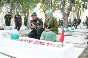 Dari TMP Sepuluh Nopember, Korem 084/Bhaskara Jaya Teguhkan Komitmen Melanjutkan Pengabdian Para Pahlawan