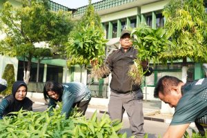 Panen Hasil Kerja Bersama, Danrem Bhaskara Jaya Dorong Budaya Bertani di Lingkungan Satuan