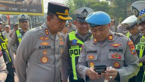 Cegah Pelanggaran Anggota, Wakapolresta Sidoarjo Periksa Handphone Anggota