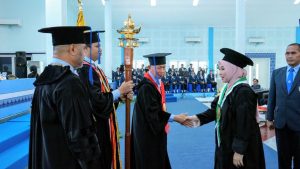 Kembangkan Biomaterial dari Kitosan, Prof Sularsih Dikukuhkan Jadi Guru Besar UHT
