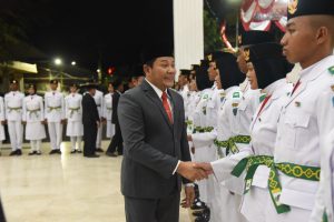 Kukuhkan 77 Anggota Paskibraka Sidoarjo, Bupati Subandi: Jadilah Penerus yang Menjaga Kehormatan Bangsa