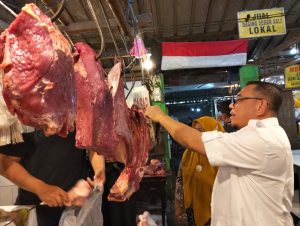Pastikan Harga Bahan Pokok, Ketua Komisi B DPRD Sidoarjo Gelar Sidak ke Pasar Larangan