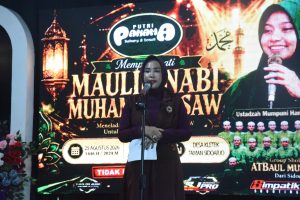 Wabup Mimik Idayana Hadiri Pengajian Akbar Maulid Nabi di Kletek