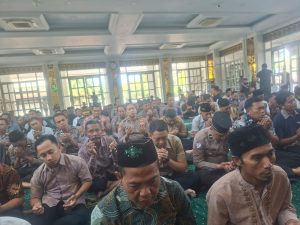 Polisi dan Masyarakat Doakan Kesembuhan Santri Ponpes Manba’ul Hikam