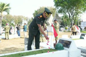 Ziarah HUT Ke-81 TNI AL, Danrem Bhaskara Jaya: Mengingat Jasa Pahlawan, Meneguhkan Pengabdian untuk Negeri