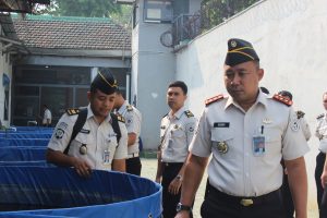 Kalapas Sidoarjo Pastikan Ketahanan Pangan Berkelanjutan, Tinjau Budidaya Lele Sistem Bioflok