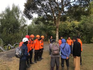 Tim SAR Gabungan Evakuasi Pendaki Tersesat di Gunung Semeru