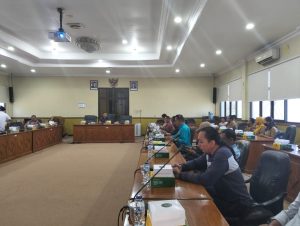 Hearing Komisi C DPRD Kabupaten Sidoarjo, Warga Desa Karangbong Tolak Peningkatan Mutu Jalan