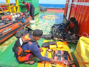 Enam Personel BSG Terjun ke KM Virgo Transport 8, Cari Korban di Dalam Kapal