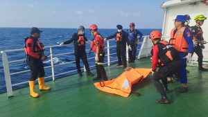 Penyelam Basarnas Temukan Satu Korban KM Virgo Transport 8 di Dalam Kapal