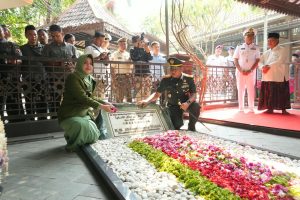 Jelang HUT ke-81 TNI, Ziarah ke Makam Gus Dur Jadi Napak Tilas Nilai Pengabdian