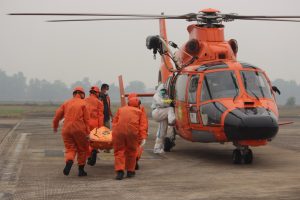Dua Helikopter Basarnas Evakuasi Tujuh Korban KM Virgo Transport 8 ke Banjarmasin
