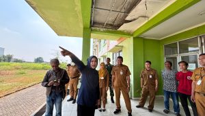 Wabub Mimik Idayana Sidak Rusunawa Tambak Kemerakan Krian temukan bangunan rusak serta minim penghuni