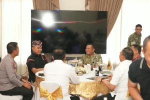 Perkuat Persaudaraan Antar-Instansi, Danrem 084/BJ Sambut Kapolda Jatim di Juanda
