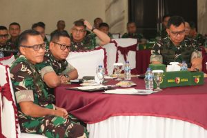 Perkuat Kebersamaan dan Soliditas, Danrem Bhaskara Jaya Ikuti Rakor Lepas Sambut Pangdam V/Brawijaya